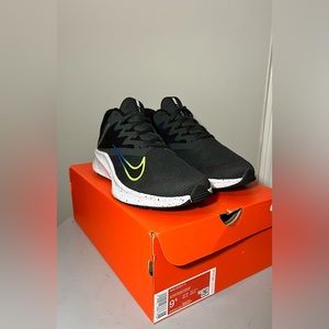 Nike Quest 3 Sneakers 9.5